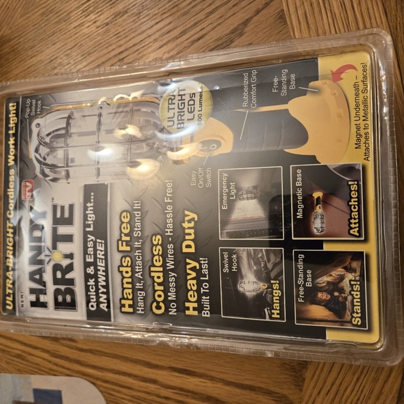 Ultra Bright Cordless Work Light. - Picture 2 of 2